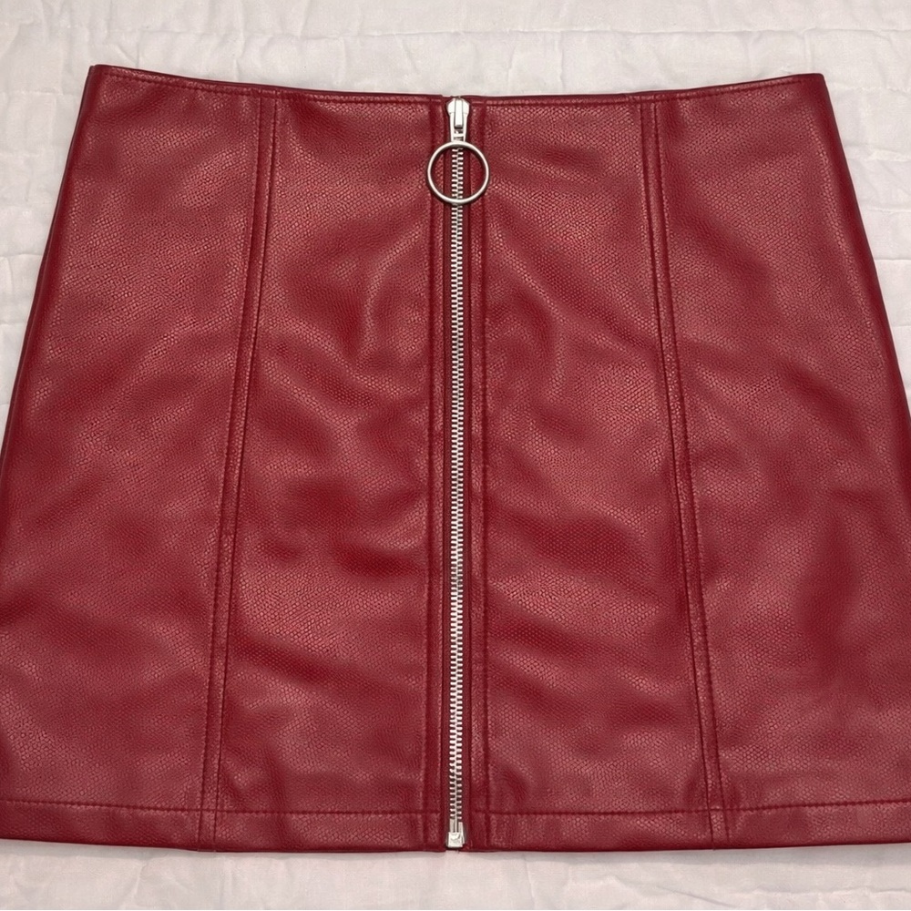 Shinestar Burgundy Faux Leather Zip-Front Mini Skirt‎